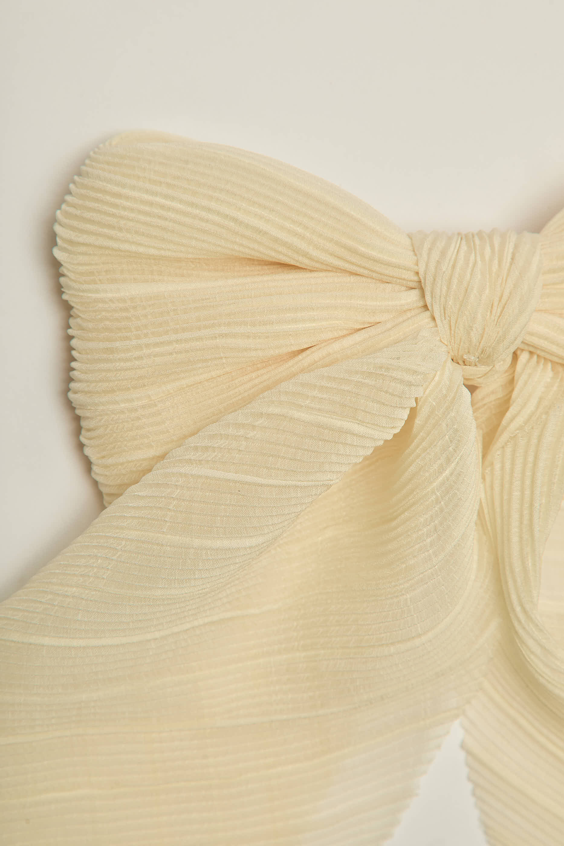 Oversized Elise Pleated Bow