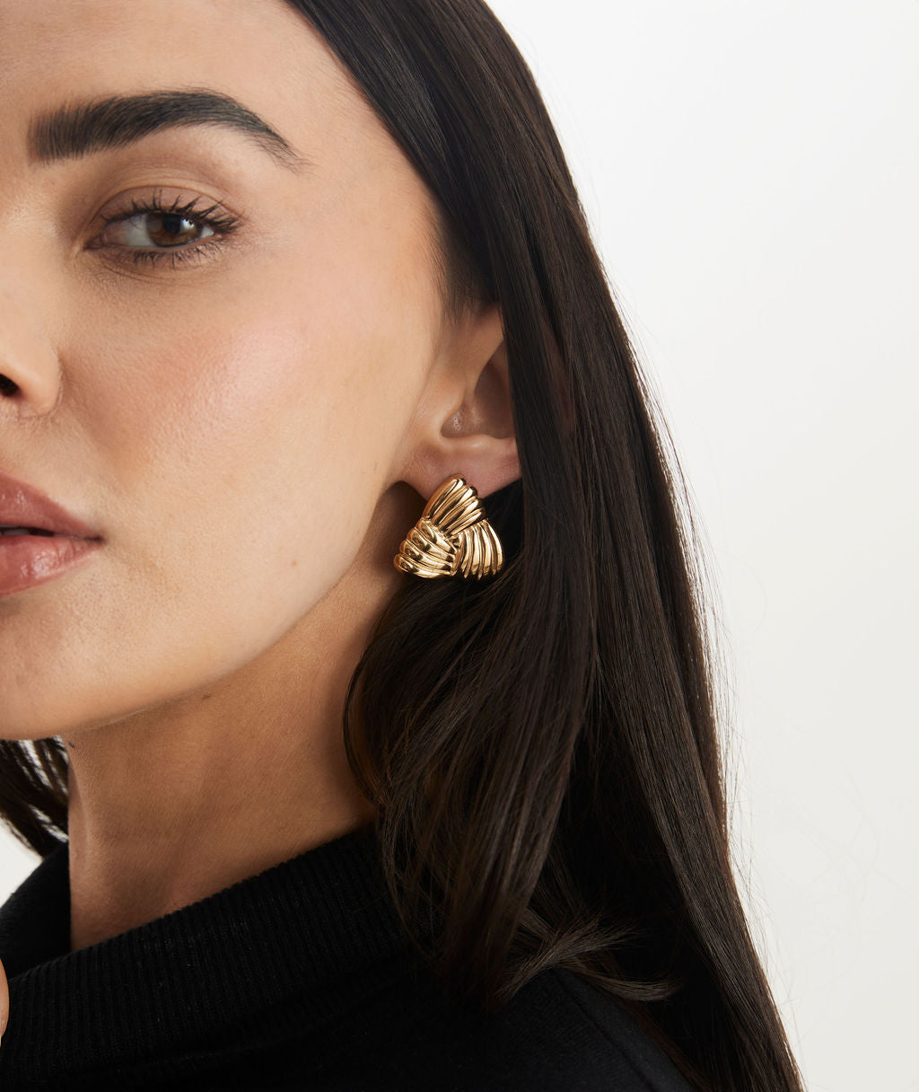 Nina Triangular Ribbed Earrings