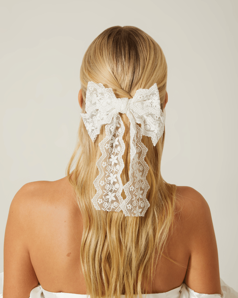 Signature Broderie Lace Bow Clip